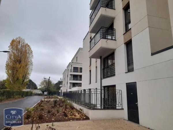Appartement à louer 2 pièces 46.61m² Thiais (94320)