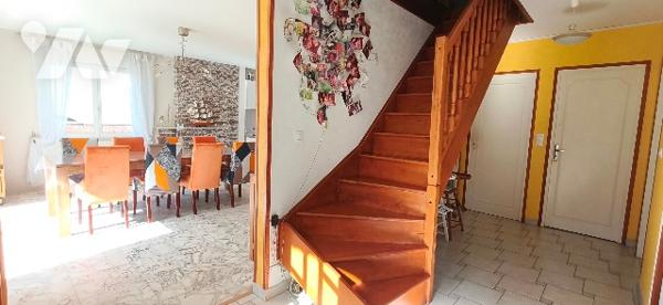 Villa familiale de 106m² avec sous-sol complet et jardin, proche plage et commerces à STELLA-PLAGE