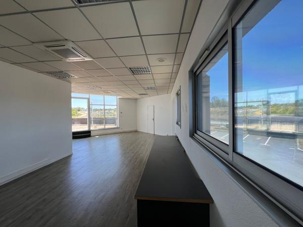 À LOUER : 3 lots de Bureaux de 78 m², 155 m² et 178 m² en visibilité autoroute à Andrézieux-Bouthéon