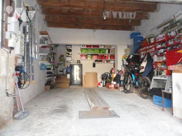 EN EXCLUSIVITE  MAISON DE VILLE ATYPIQUE d'une superficie habitable de 92m²  .Ralliant l'ancien...