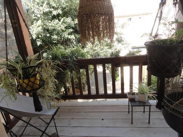 EN EXCLUSIVITE  MAISON DE VILLE ATYPIQUE d'une superficie habitable de 92m²  .Ralliant l'ancien...