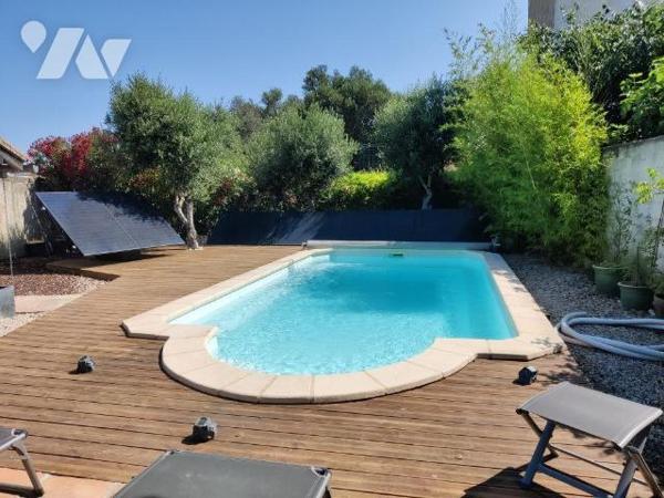 EN EXCLUSIVITE  MAISON DE VILLE ATYPIQUE d'une superficie habitable de 92m²  .Ralliant l'ancien...