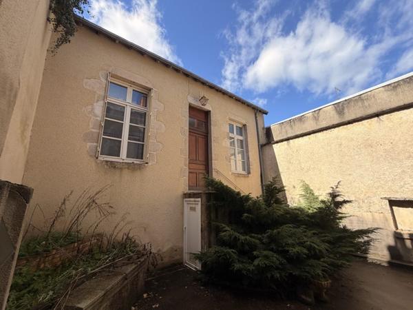 Maison à vendre |  Aigurande |  2 pièces | 68 m²