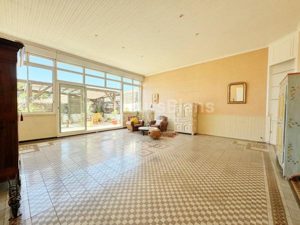 maison vigneronne en plein centre. VIDEO SUR DEMANDE