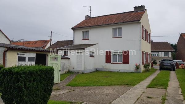 MAISON AVEC UN BEAU POTENTIEL