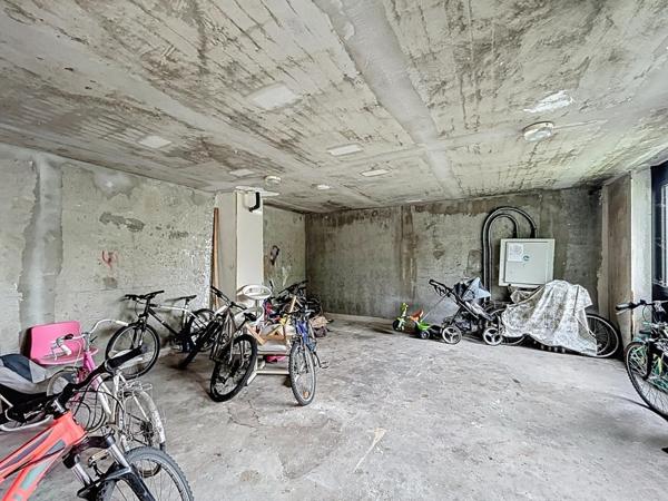 A VENDRE PROCHE DES FACULTÉS - APPARTEMENT - T2- 47M2 - 1 CHAMBRES  - ASCENSEUR - BALCON - GARAGE - CAVE