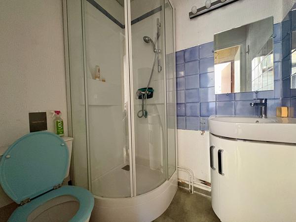 BORDEAUX CAPUCINS / NANSOUTY - IMMEUBLE EN PIERRE 225 M² - COUR - DÉPENDANCE - IDÉAL INVESTISSEUR , Bordeaux