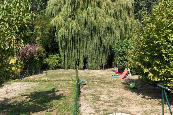 Ensemble immobilier de caractère avec maison principale, cottage indépendant et jardin St jean d angely