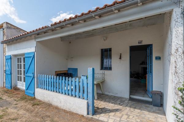 Ensemble immobilier de caractère avec maison principale, cottage indépendant et jardin St jean d angely