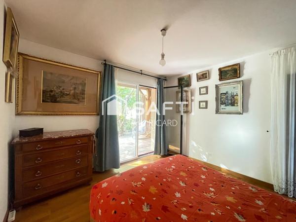 Maison avec jardin, volumes et ambiance chaleureuse