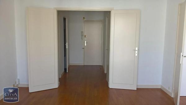 Appartement à louer 2 pièces 46.61m² Blois (41000)