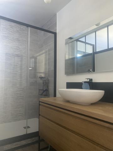 "Les Vagues" T2 rénové, vue mer.