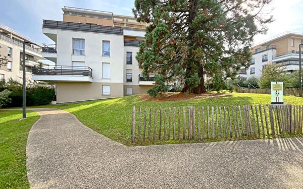 Appartement à vendre    3 pièces • 55 m2 Bures-sur-Yvette