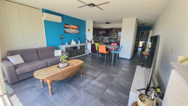 Exclusivité - Port-Camargue - Les Marinas -  T2  54m2 - Exposé Sud - Grande terrasse - Vue port
