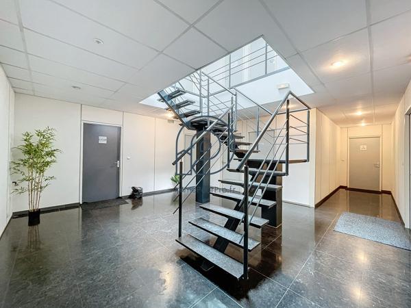 Roncq – Parc de l'Europe | Bureaux 264 m² ou 80 m² | Parkings inclus | À vendre