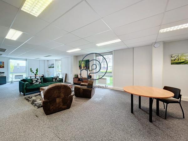 Roncq – Parc de l'Europe | Bureaux 264 m² ou 80 m² | Parkings inclus | À vendre
