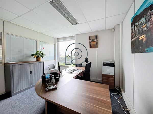 Roncq – Parc de l'Europe | Bureaux 264 m² ou 80 m² | Parkings inclus | À vendre