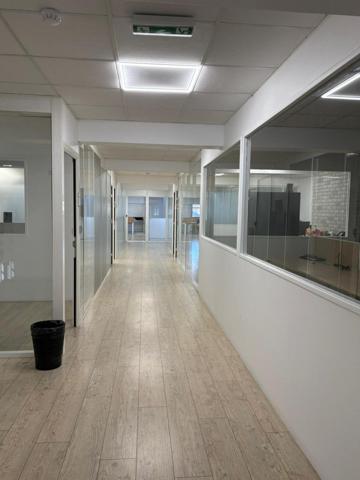 Local commercial 720 m²