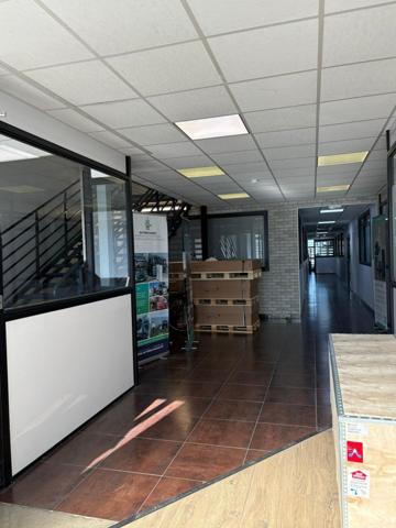 Local commercial 720 m²