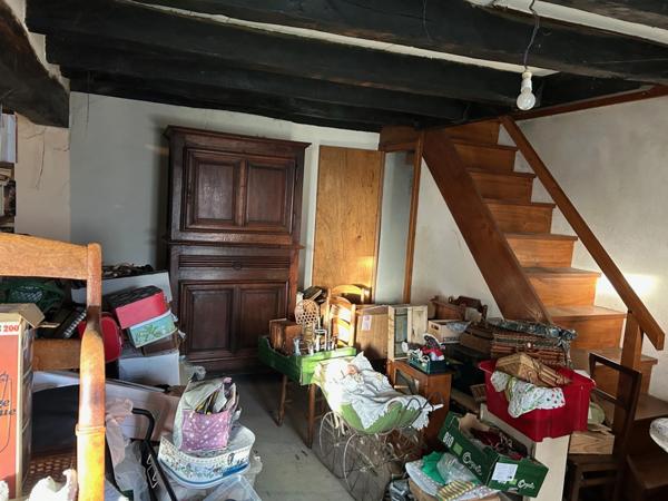 TRÈS JOLIE MAISON DE CARACTÈRE A RÉNOVER ENTIÈREMENT, POSSIBILITÉ 140 M² HABITABLES, ANNEXES ET DÉPENDANCES SUR 8768 M²