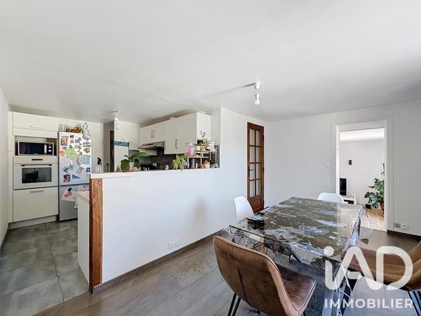 Location appartement 3 pièces 83 m² Villiers-sur-Morin