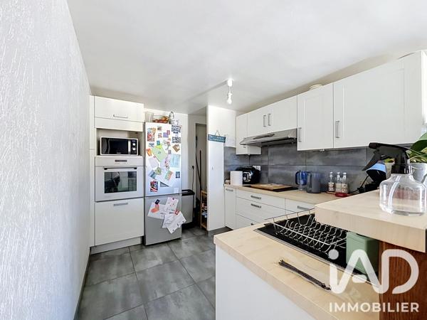 Location appartement 3 pièces 83 m² Villiers-sur-Morin