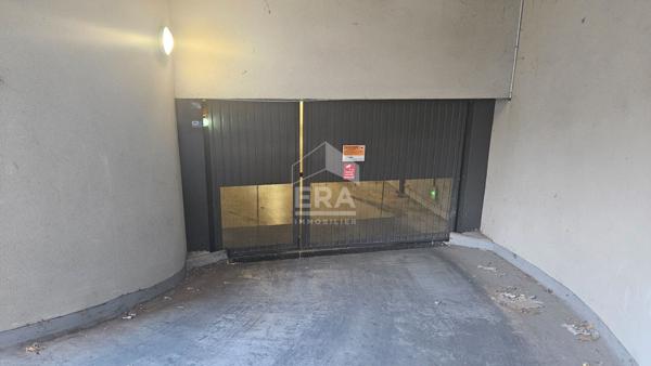 Garage box fermé avec élec. Martigues Jonquières 13 m2 dans résidence moderne sécurisée