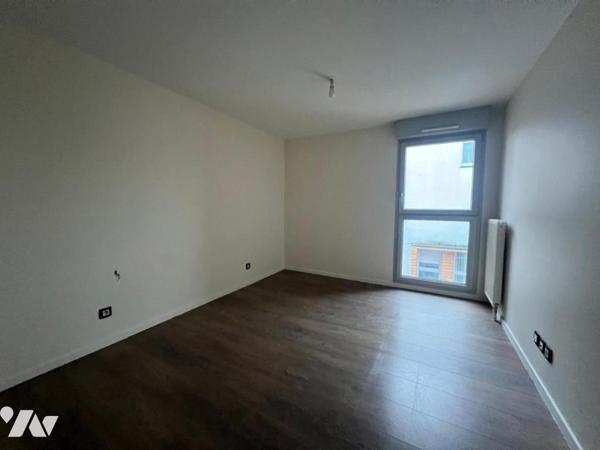 ROMAINVILLE (Seine-Saint-Denis) - Appartement 2 pièces avec parking 