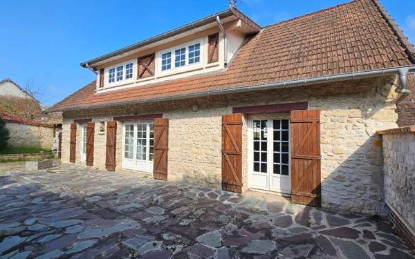 Maison à vendre    10 pièces •  Saint-Marcel