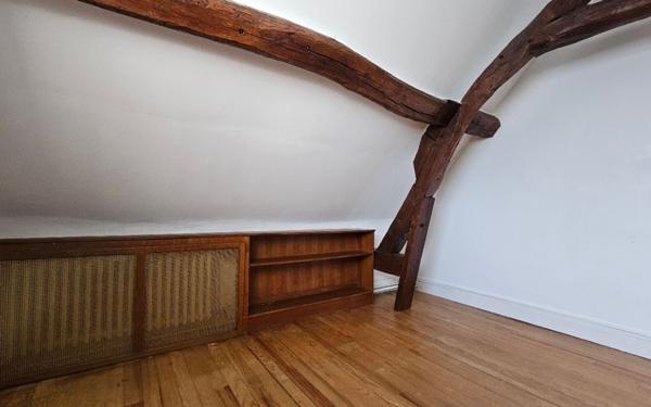 Maison à vendre    10 pièces •  Saint-Marcel