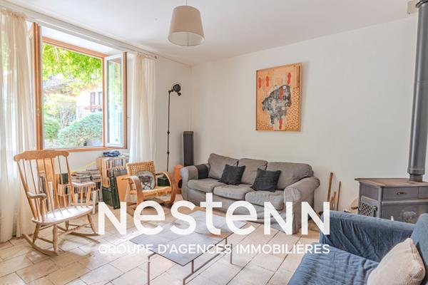 Propriété répartie sur un ensemble comprenant une habitation, un atelier et dépendances secteur du Viaur