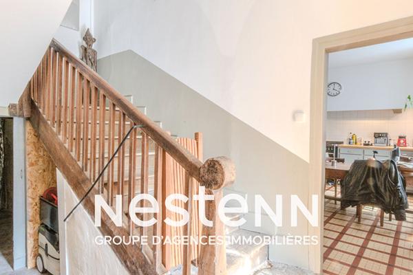 Propriété répartie sur un ensemble comprenant une habitation, un atelier et dépendances secteur du Viaur