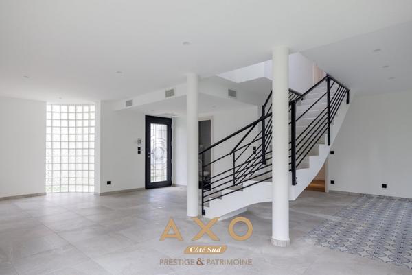 SALON-DE-PROVENCE  MAISON ART DÉCO T4  GARAGE  GRANDES OUVERTURES  JARDIN  LOTISSEMENT SÉCURISÉ