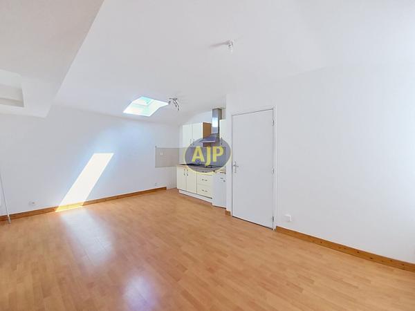 Appartement à louer Pornic : 2 pièces, 37m² avec 1 chambre(s) à 565€ - AJP Immobilier Pornic