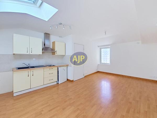 Appartement à louer Pornic : 2 pièces, 37m² avec 1 chambre(s) à 565€ - AJP Immobilier Pornic