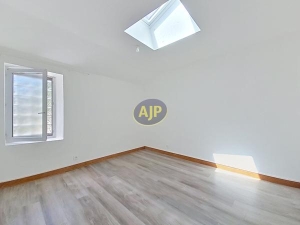 Appartement à louer Pornic : 2 pièces, 37m² avec 1 chambre(s) à 565€ - AJP Immobilier Pornic
