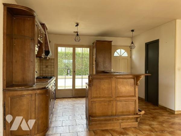 MAISON DE PLAIN-PIED SUR SOUS-SOL