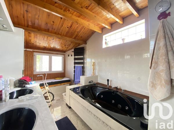 Maison à vendre 8 pièces 174 m² Le Mesnil-Saint-Denis