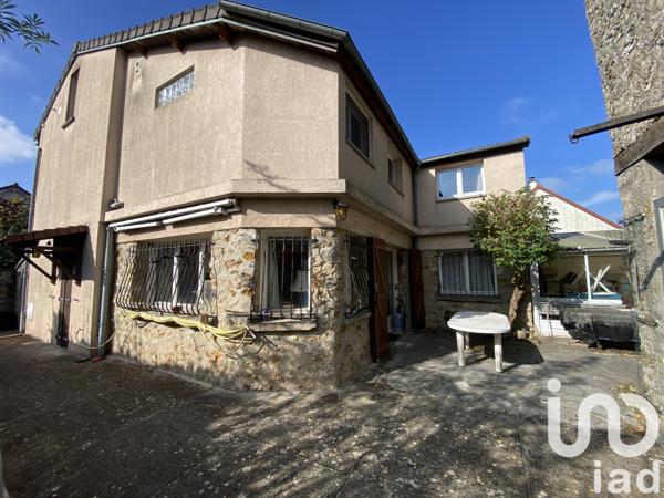 Maison à vendre 8 pièces 174 m² Le Mesnil-Saint-Denis