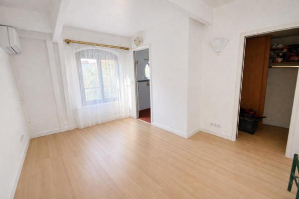 Exclusivité - Maison familiale avec piscine  - Quartier pavillonnaire