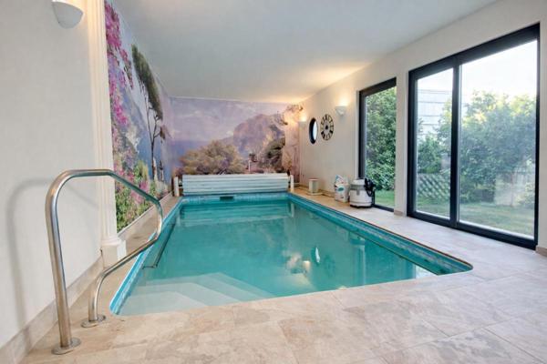 Exclusivité - Maison familiale avec piscine  - Quartier pavillonnaire