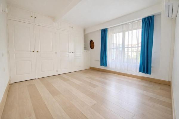 Exclusivité - Maison familiale avec piscine  - Quartier pavillonnaire