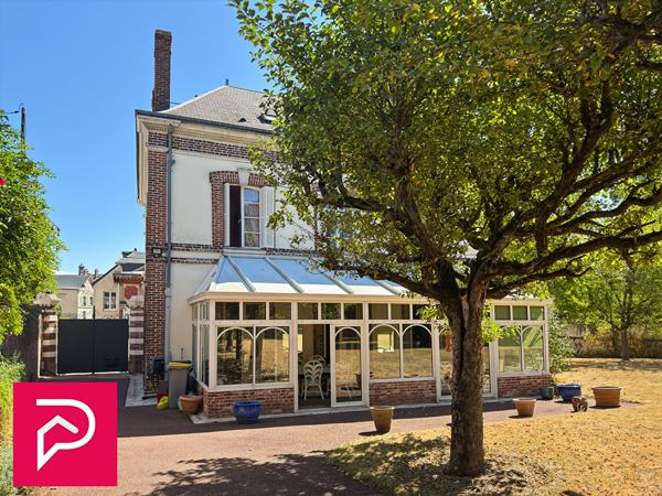 Maison 9 pièces 235 m2