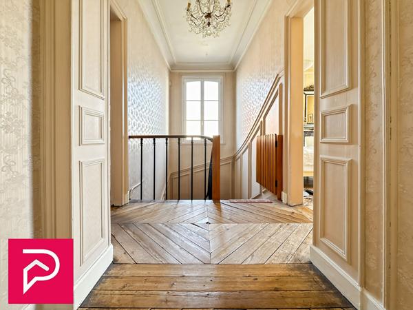 Maison 9 pièces 235 m2