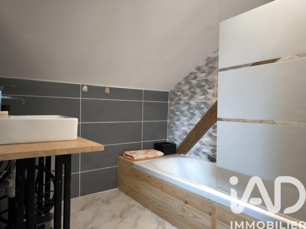 Maison à vendre 5 pièces 134 m² Segré-en-Anjou Bleu