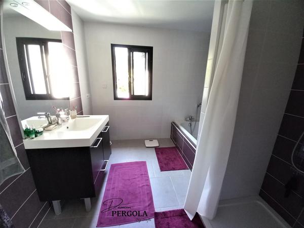 Magnifique maison d'architecte de 178 m² implantée sur un terrain de 5800 m²