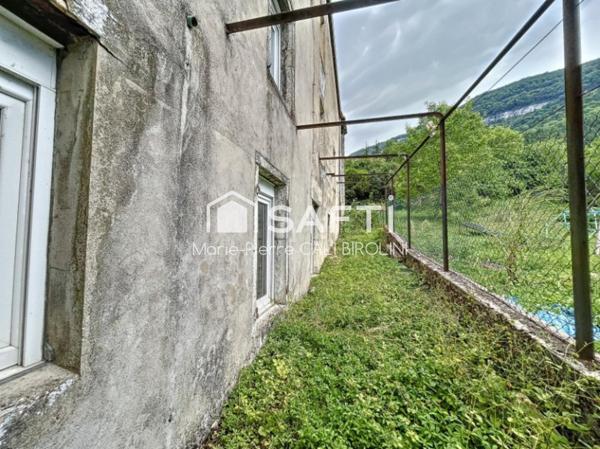 MAISON AVEC JARDIN, POSSIBILITÉ PLUSIEURS LOGEMENTS