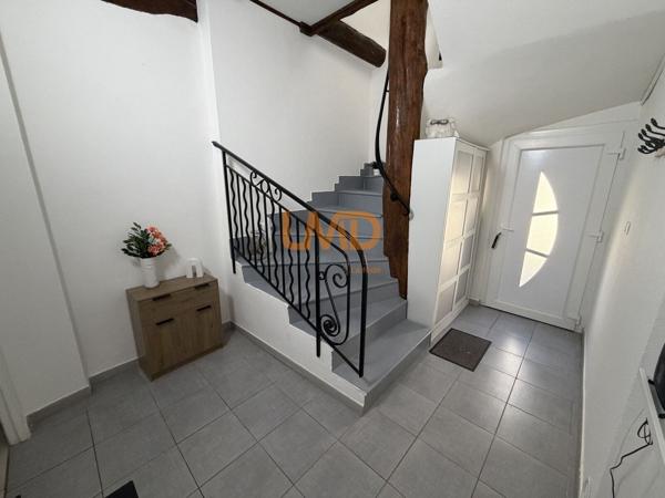 Grande maison de village - Uchaud - cour et parking privatifs