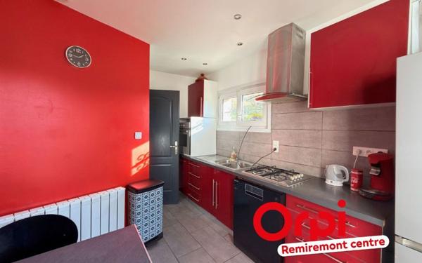 Immeuble à vendre    8 pièces • 162 m2 Saint-Nabord