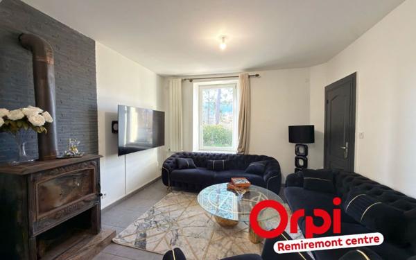 Immeuble à vendre    8 pièces • 162 m2 Saint-Nabord
